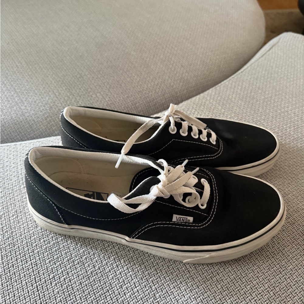 Vans Men's Black and White Canvas Sneakers